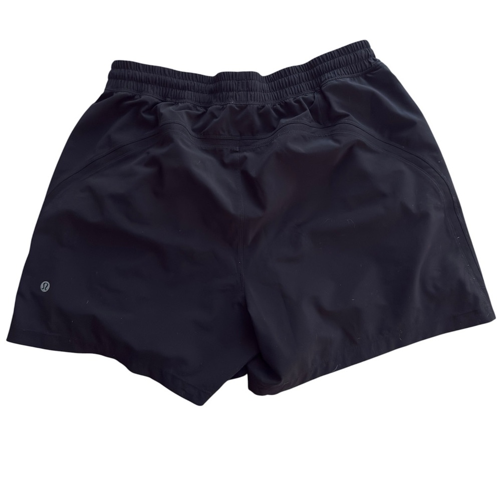 ❤️ Lululemon men’s 5” athletic shorts - Picture 4 of 5